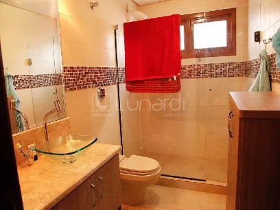 Foto Casa com 5 Dormitórios