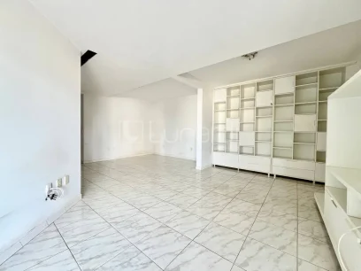 Foto Apartamento com 3 Dormitórios