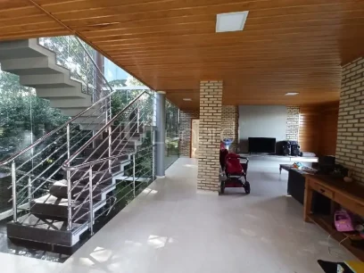 Foto Casa com 4 Dormitórios