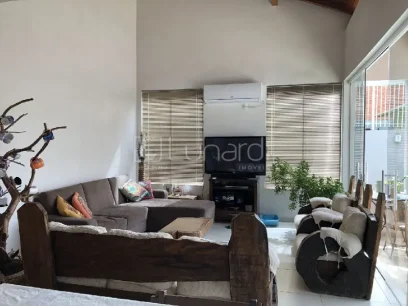 Foto Casa com 3 Dormitórios