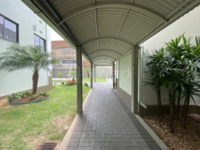 Foto Apartamento com 2 Dormitórios