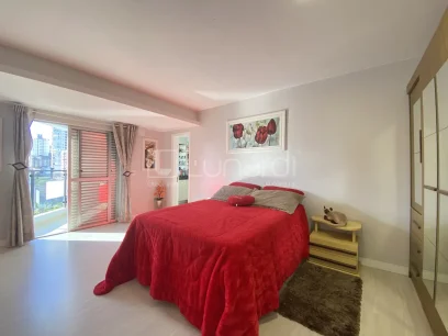 Foto Apartamento com 3 Dormitórios