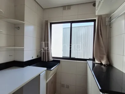 Foto Apartamento com 2 Dormitórios