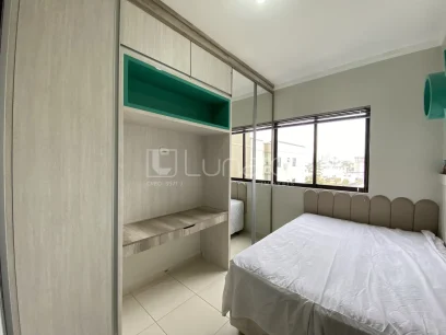 Foto Apartamento com 2 Dormitórios