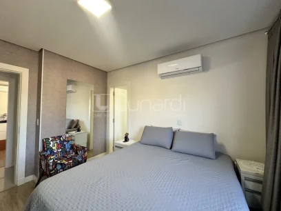 Foto Apartamento com 2 Dormitórios