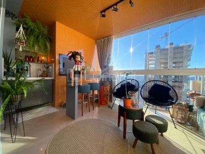 Foto Apartamento com 3 Suítes