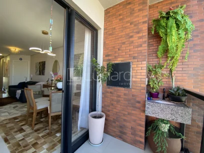 Foto Apartamento com 2 Dormitórios