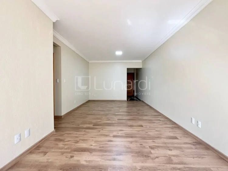 Apartamento com 3 Dormitórios