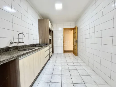 Foto Apartamento com 3 Dormitórios