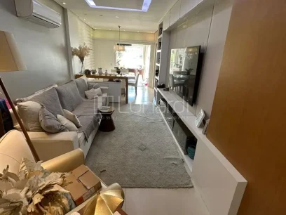 Apartamento com 3 Dormitórios