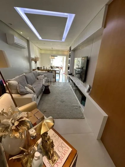 Apartamento com 3 Dormitórios
