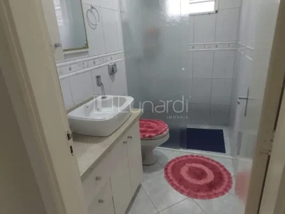 Foto Casa com 4 Dormitórios