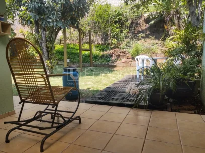 Foto Casa com 4 Dormitórios