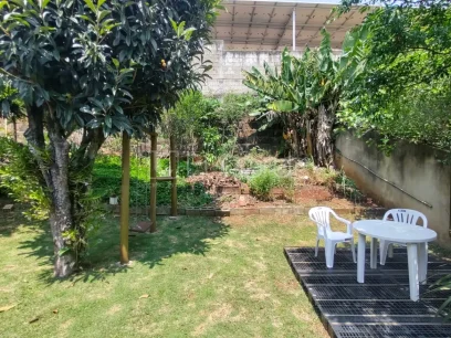 Foto Casa com 4 Dormitórios