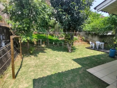 Foto Casa com 4 Dormitórios