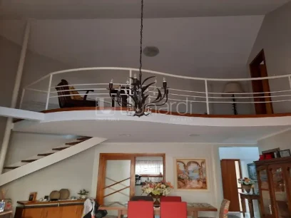 Foto Casa com 4 Dormitórios