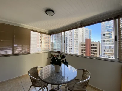 Foto Apartamento com 3 Dormitórios