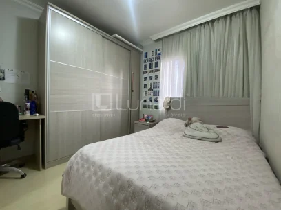 Foto Apartamento com 3 Dormitórios