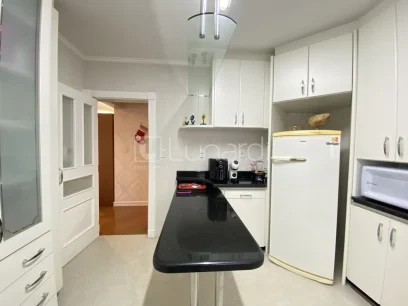 Foto Apartamento com 3 Dormitórios