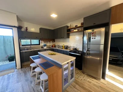 Casa com 3 Dormitórios