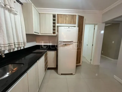Foto Apartamento com 3 Dormitórios