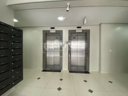 Foto Apartamento com 2 Dormitórios