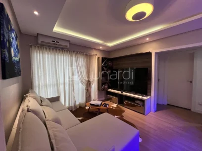Foto Apartamento com 2 Dormitórios