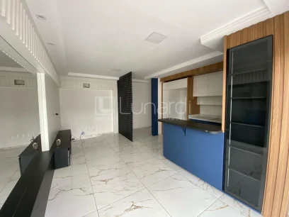 Apartamento com 2 Suítes