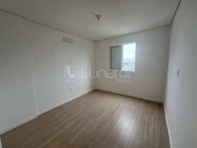 Foto Apartamento com 2 Dormitórios