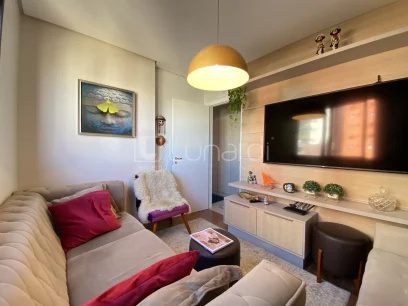 Foto Apartamento com 2 Dormitórios