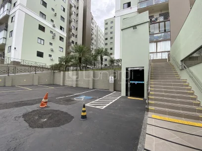 Foto Apartamento com 2 Dormitórios