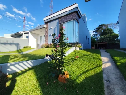 Casa com 3 Dormitórios