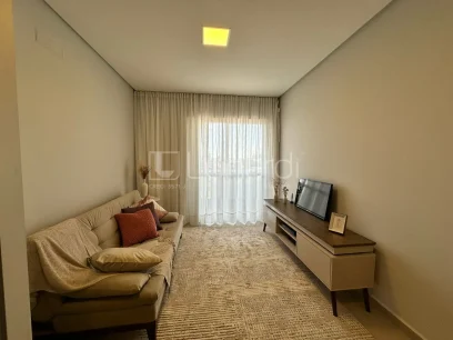 Foto Apartamento com 2 Dormitórios