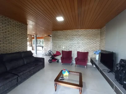 Foto Casa com 4 Dormitórios