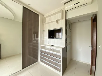 Foto Apartamento com 2 Dormitórios