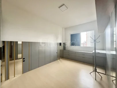 Foto Apartamento com 2 Dormitórios
