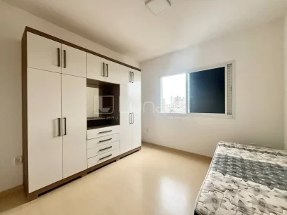 Foto Apartamento com 2 Dormitórios