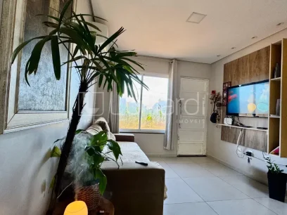 Foto Casa com 2 Dormitórios