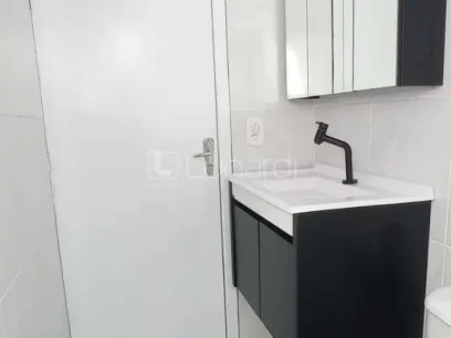 Foto Apartamento com 2 Dormitórios