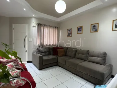 Foto Casa com 3 Dormitórios
