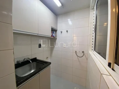 Foto Apartamento com 2 Dormitórios