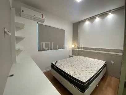 Foto Apartamento com 2 Dormitórios