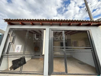 Foto Casa com 2 Dormitórios