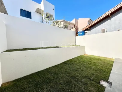 Foto Casa com 2 Dormitórios