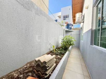 Foto Casa com 3 Dormitórios