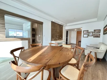 Foto Apartamento com 2 Dormitórios