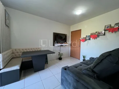 Foto Apartamento com 2 Dormitórios