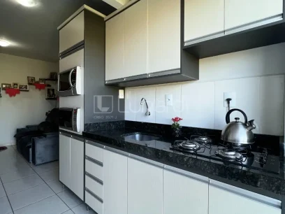 Foto Apartamento com 2 Dormitórios