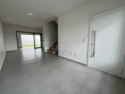 Casa com 3 Dormitórios