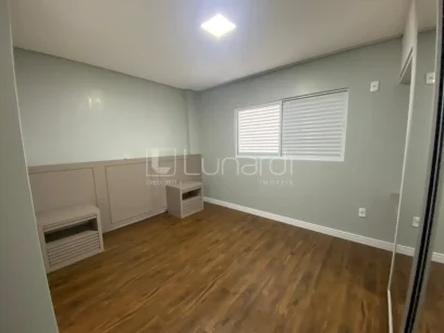 Foto Apartamento com 2 Dormitórios